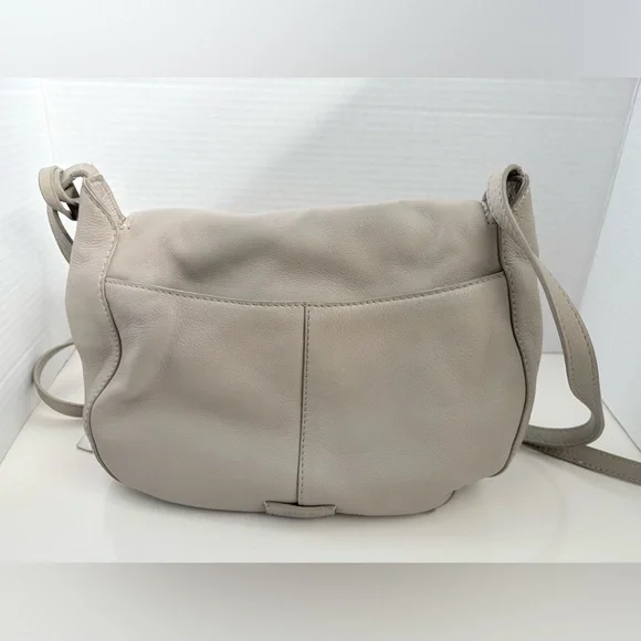 VINCE CAMUTO Corla Leather Elegant Cream Crossbody/Shoulder Bag Various Zippers - Picture 2 of 11